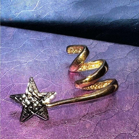 10K W/Y Gold Shooting Star Slide Pendant - Picture 9 of 16